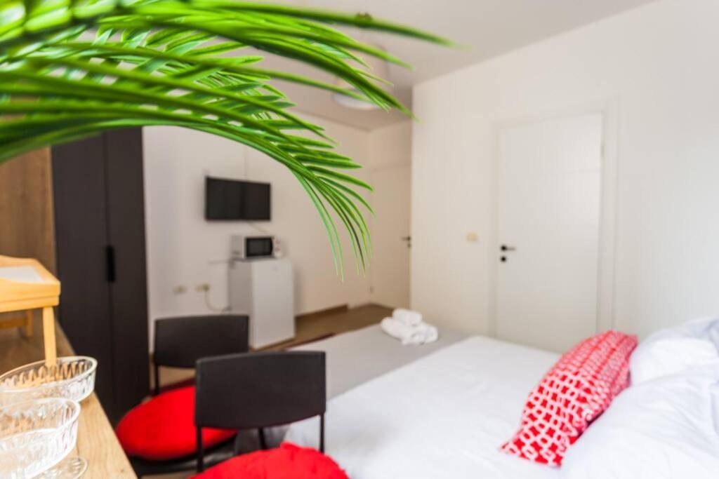Apartmán Perfectly Located Studio, Seaview, 2 Min To Sea! #6 Tel Aviv Exteriér fotografie
