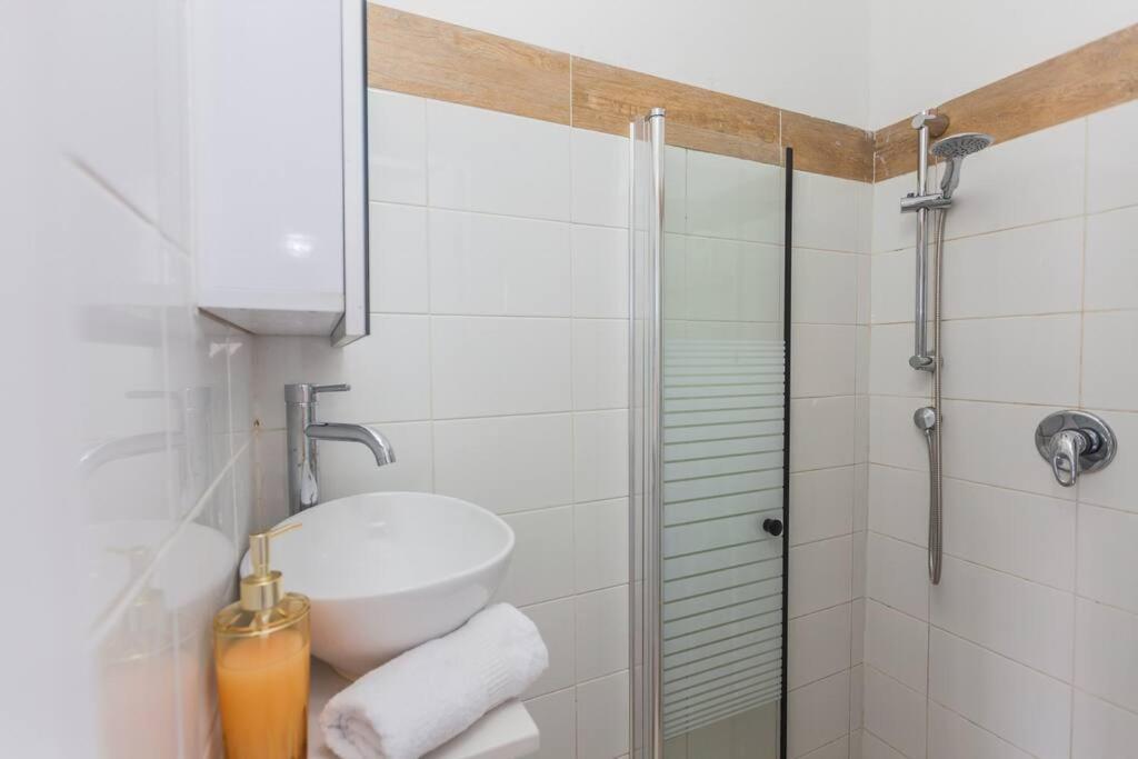 Apartmán Perfectly Located Studio, Seaview, 2 Min To Sea! #6 Tel Aviv Exteriér fotografie