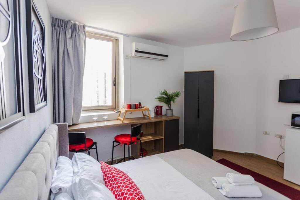 Apartmán Perfectly Located Studio, Seaview, 2 Min To Sea! #6 Tel Aviv Exteriér fotografie